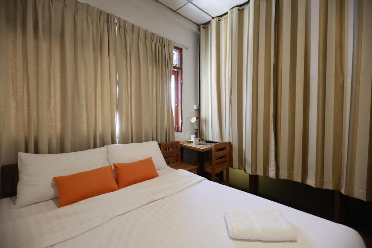 Banana Hostel Donmuang Bangkok Exterior foto
